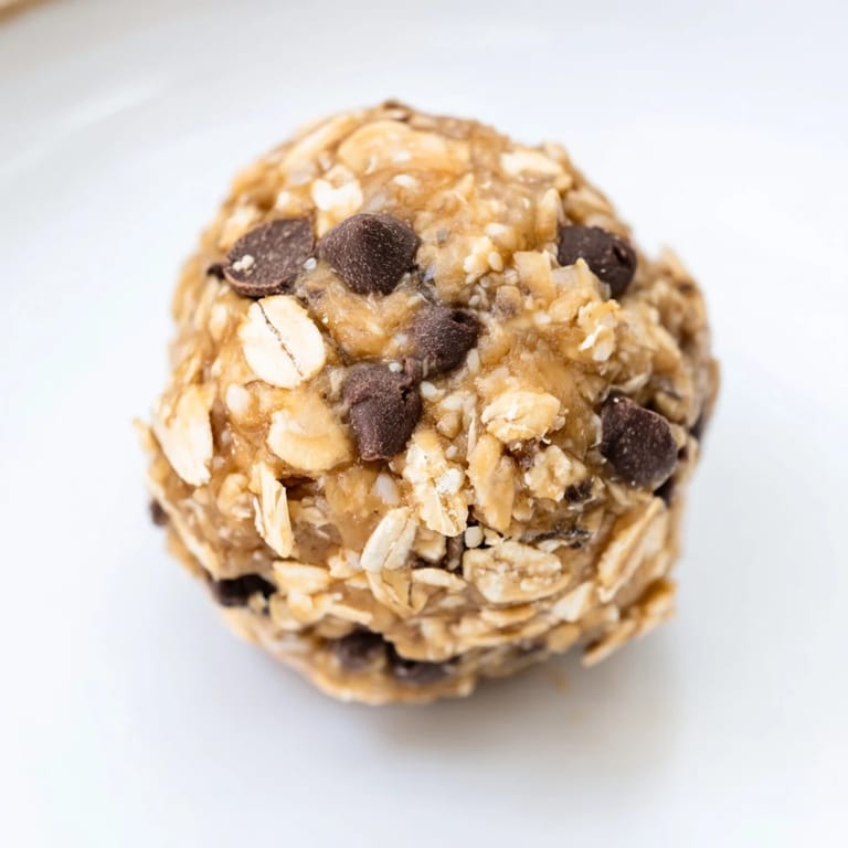 These No-Bake Peanut Butter Energy Balls feature a delightful mix of oats and creamy peanut butter.